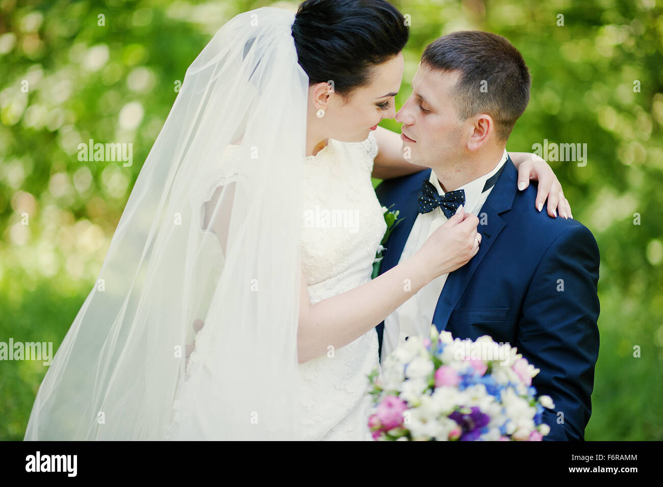 Close up portrait of wedding couple Stock Photo - Alamy