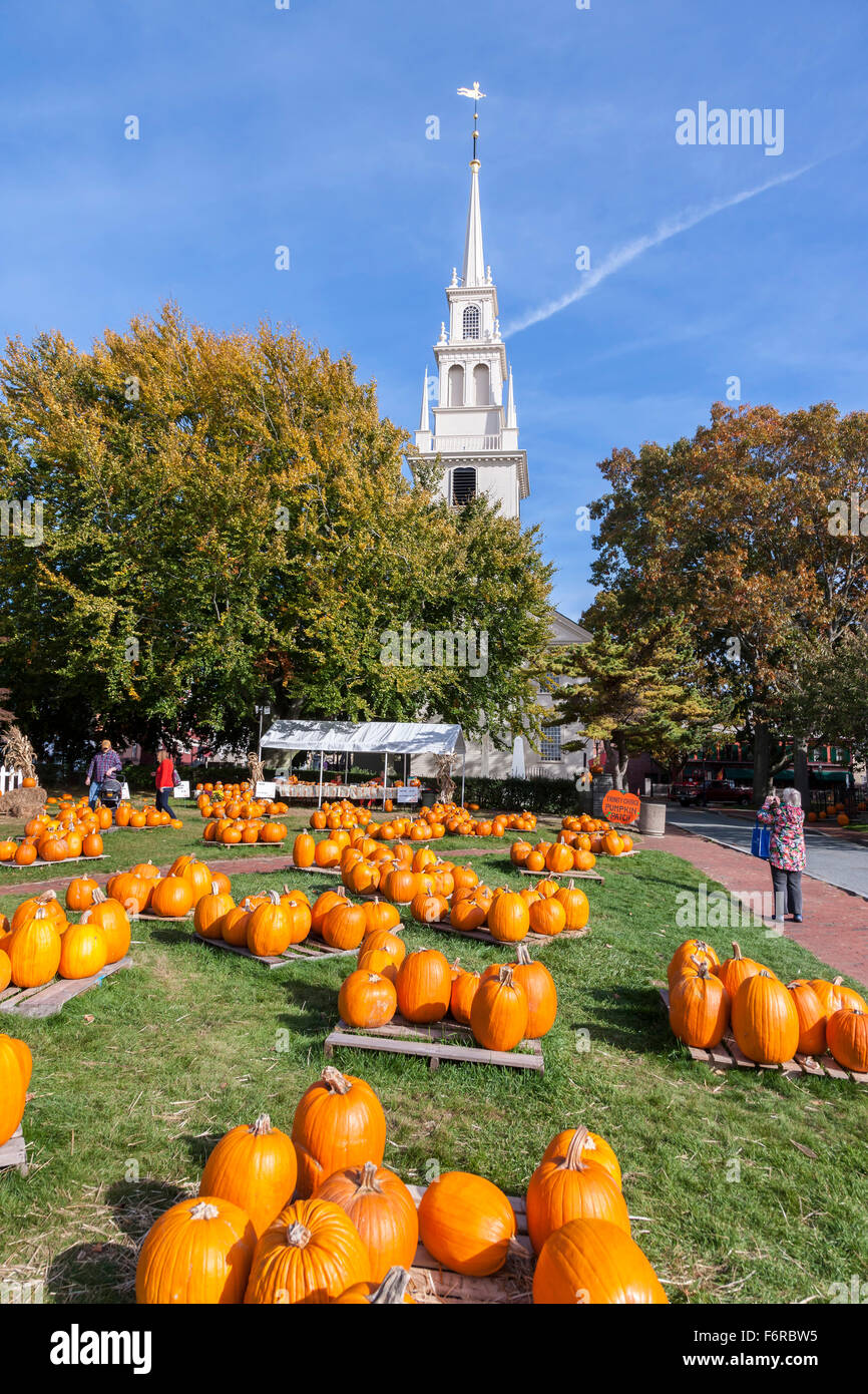 Trinity Church, on Queen Anne Square, Newport, Rhode Island, U.S.A