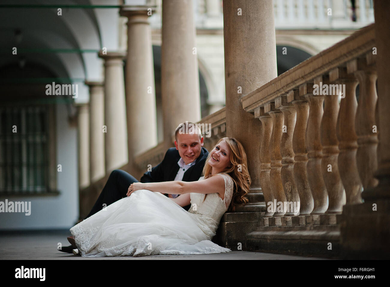 wedding couple background stone columns Stock Photo - Alamy