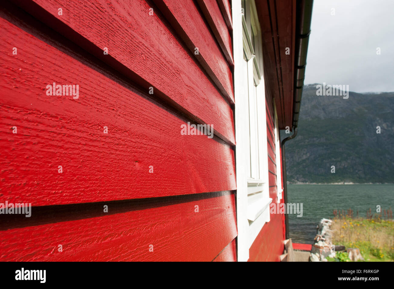 red house Norway, Geiranger fjord Stock Photo Alamy