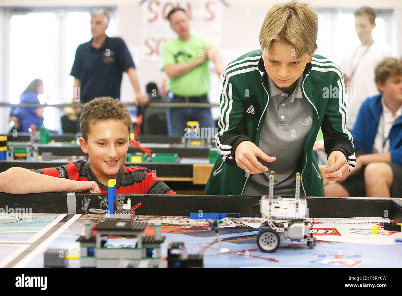 Napa, CA, USA. 14th Nov, 2015. William Hughes, left, and Noah Vincent