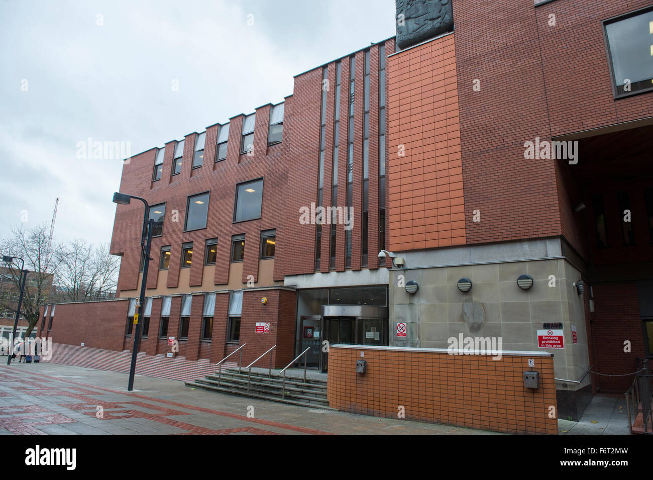 Leeds crown court hi-res stock photography and images - Alamy