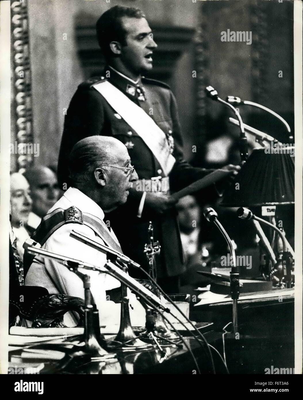 king-takes-oath-hi-res-stock-photography-and-images-alamy