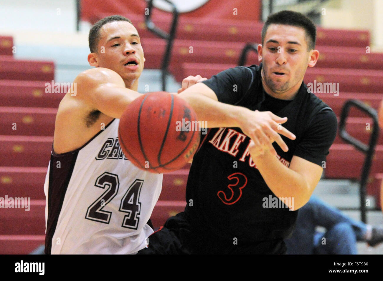 Chicago IL USA 17th Nov 2015 Chicago Guard Jordan Smith 24 And