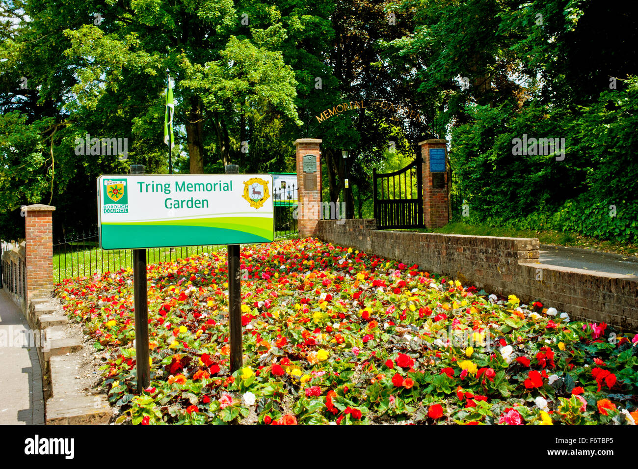 Tring Memorial Garden Stock Photo Alamy