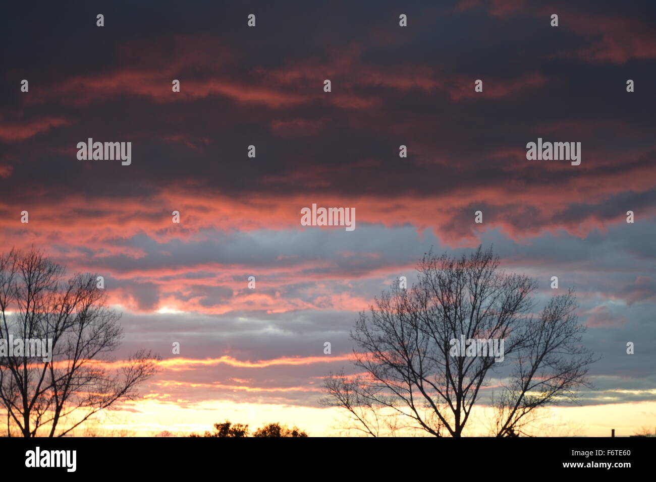 Red clouds hi-res stock photography and images - Alamy
