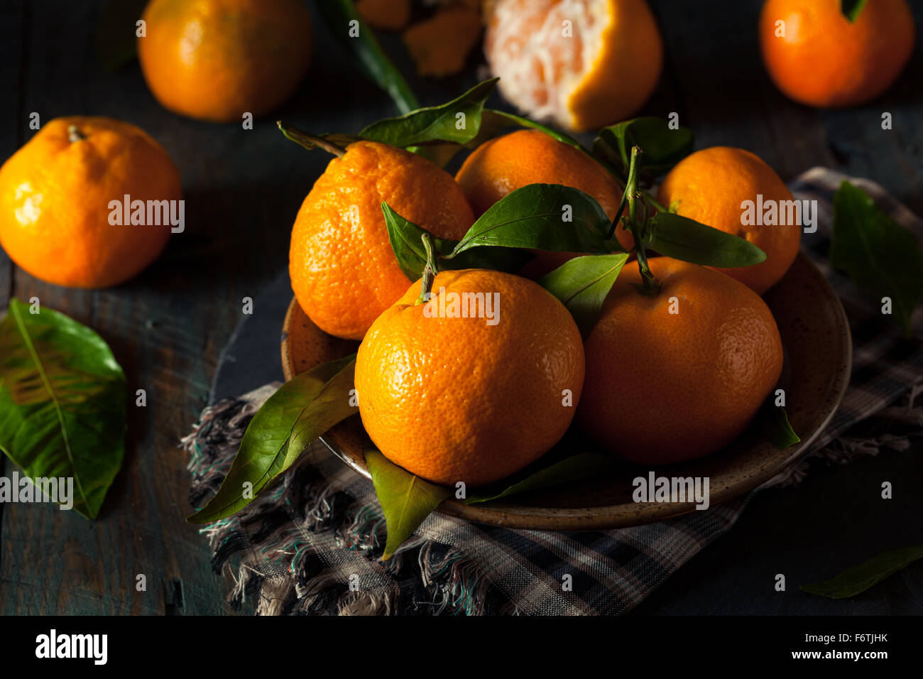 Raw Organic Satsuma Oranges with Green Leaves Stock Photo Alamy