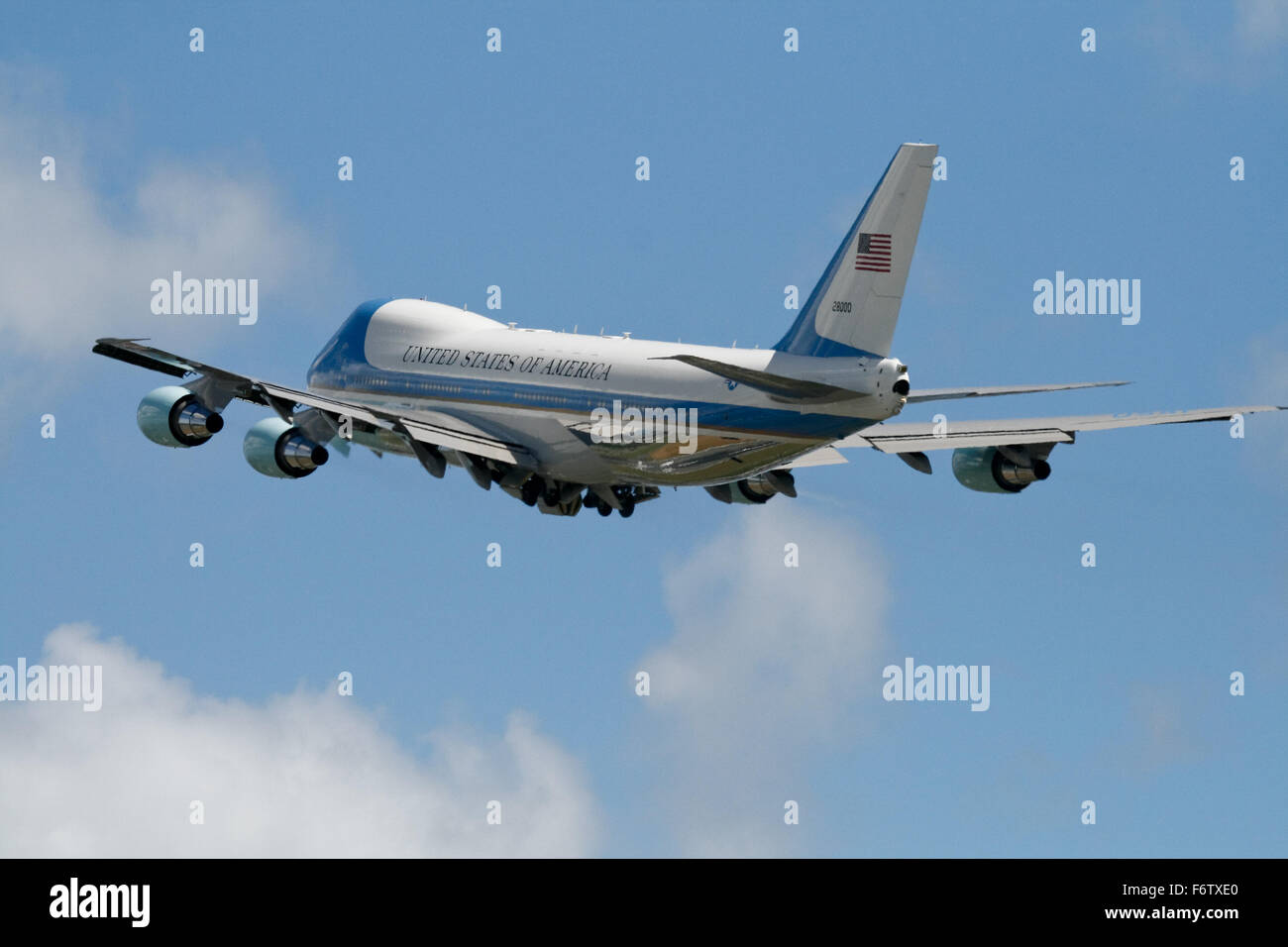 Manila, Philippines. 20th Nov, 2015. Airforce One lifts off NAIA Stock  Photo - Alamy