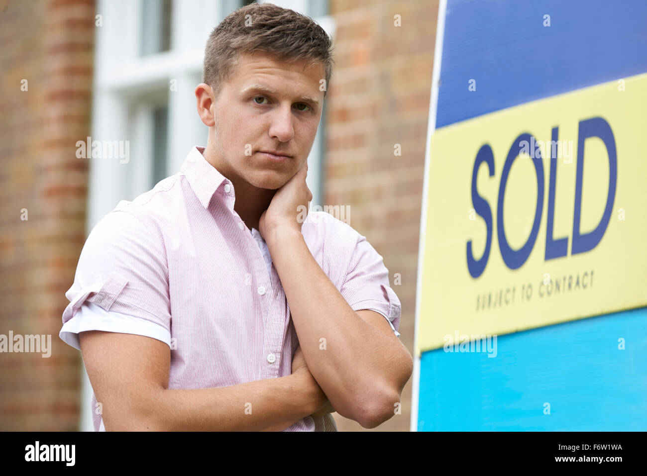 Man Forced To Sell Home Through Financial Problems Stock Photo Alamy