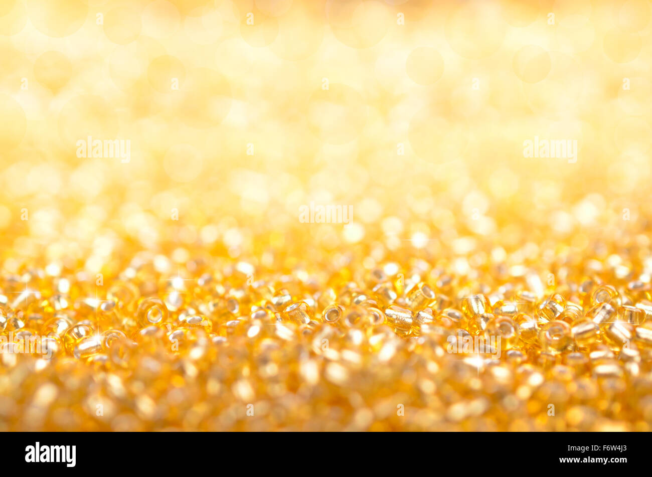 Light gold bokeh foreground hi-res stock photography and images - Alamy