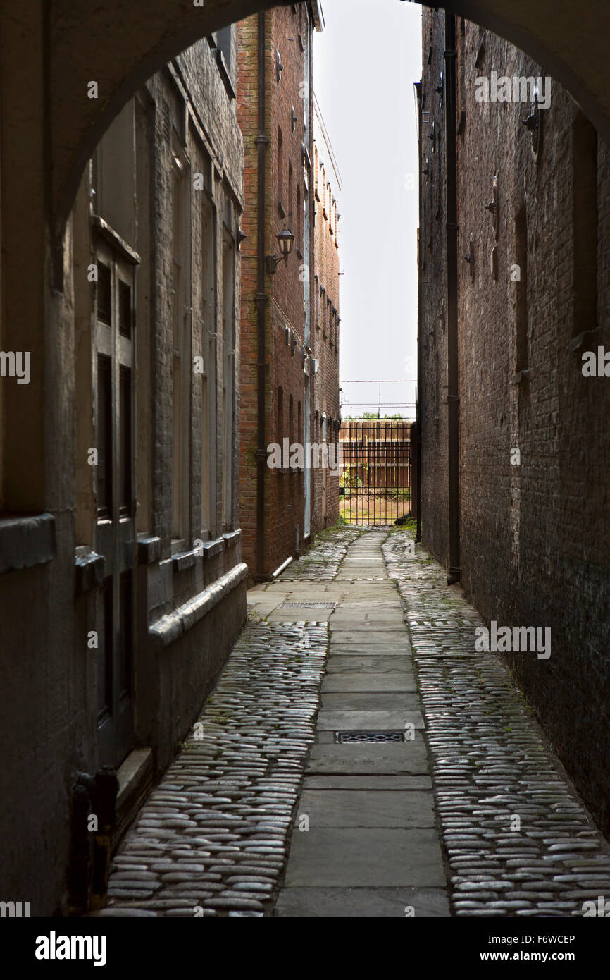 UK, England, Yorkshire, Hull, Lane Staithe, home to C17th house