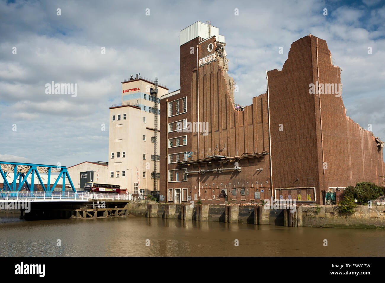 UK, England, Yorkshire, Hull, Clarence Flour Mill beside River Hull being demolished to built Raddisson Blu Hotel Stock Photo