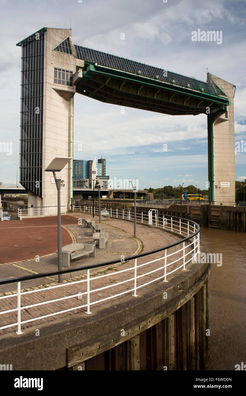 UK, England, Yorkshire, Hull, Tidal Surge Barrier at mouth of River Hull to prevent flooding during high tides Stock Photo