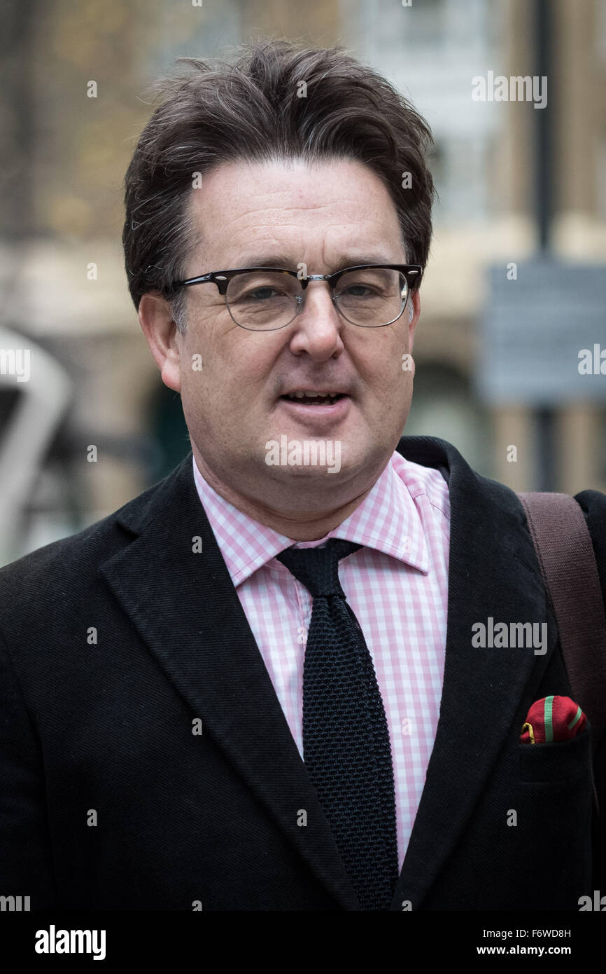 London, UK. 20th November, 2015. Andrew Fitch-Holland, criminal barrister and Chris Cairns' co-defendant arrives at Southwark Crown Court to continue his trial on charges of perverting the course of justice Credit:  Guy Corbishley/Alamy Live News Stock Photo