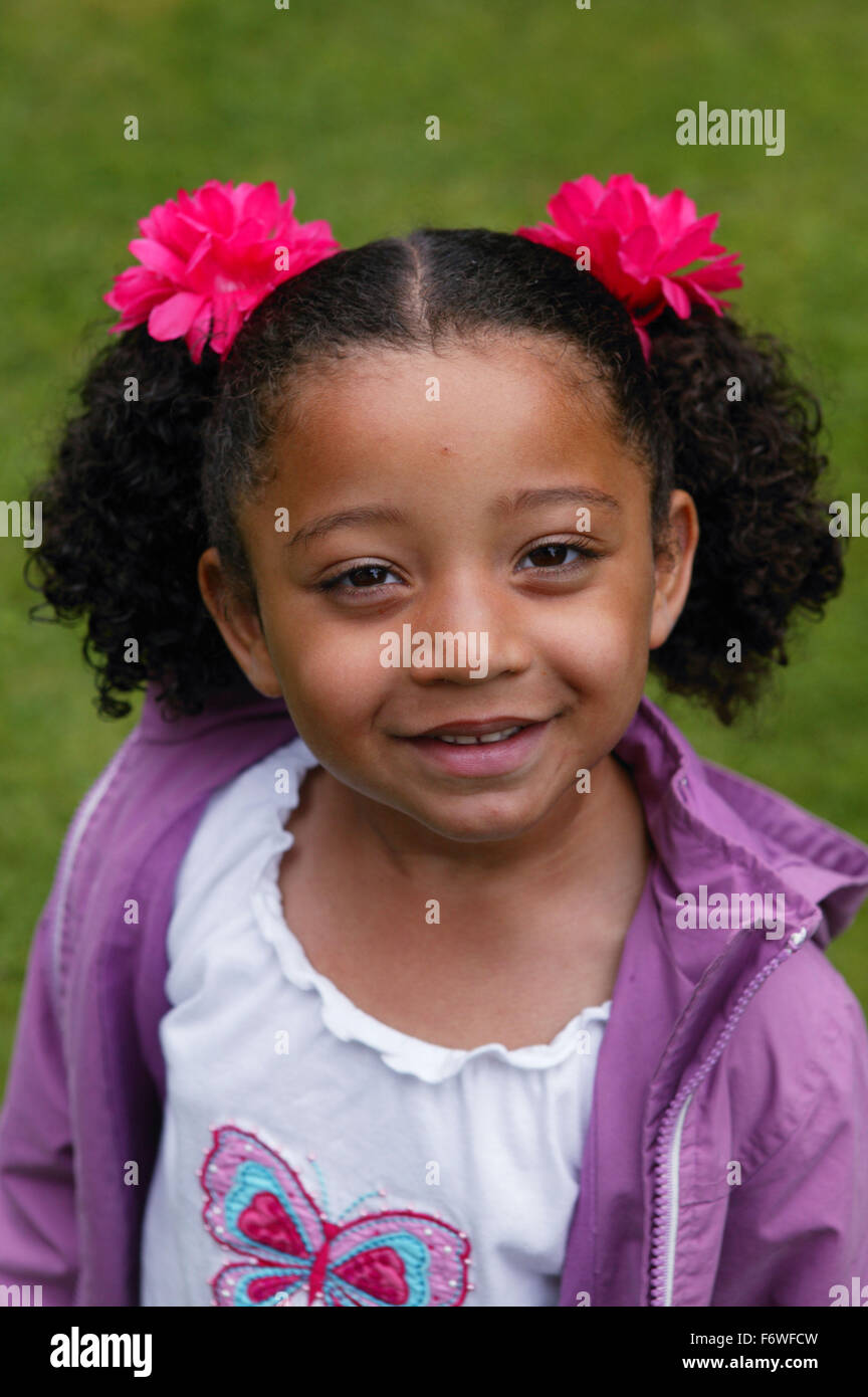 Portrait of happy young girl Stock Photo - Alamy