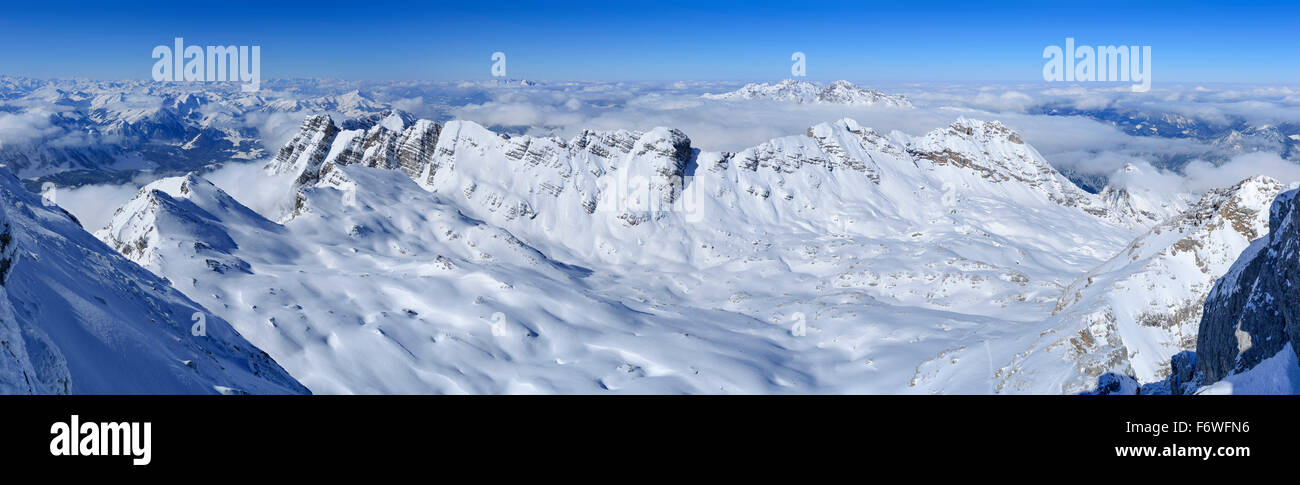 Panorama with view to snow-covered cirque and Loferer Steinberge range, Birnhorn, Ebersbergkar, Leoganger Steinberge range, Salz Stock Photo
