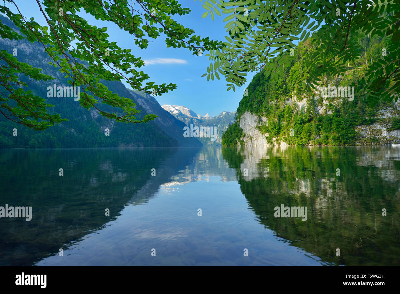 Lake Koenigssee with Steinernes Meer and Schoenfeldspitze, lake Koenigssee, Berchtesgaden range, National Park Berchtesgaden, Be Stock Photo