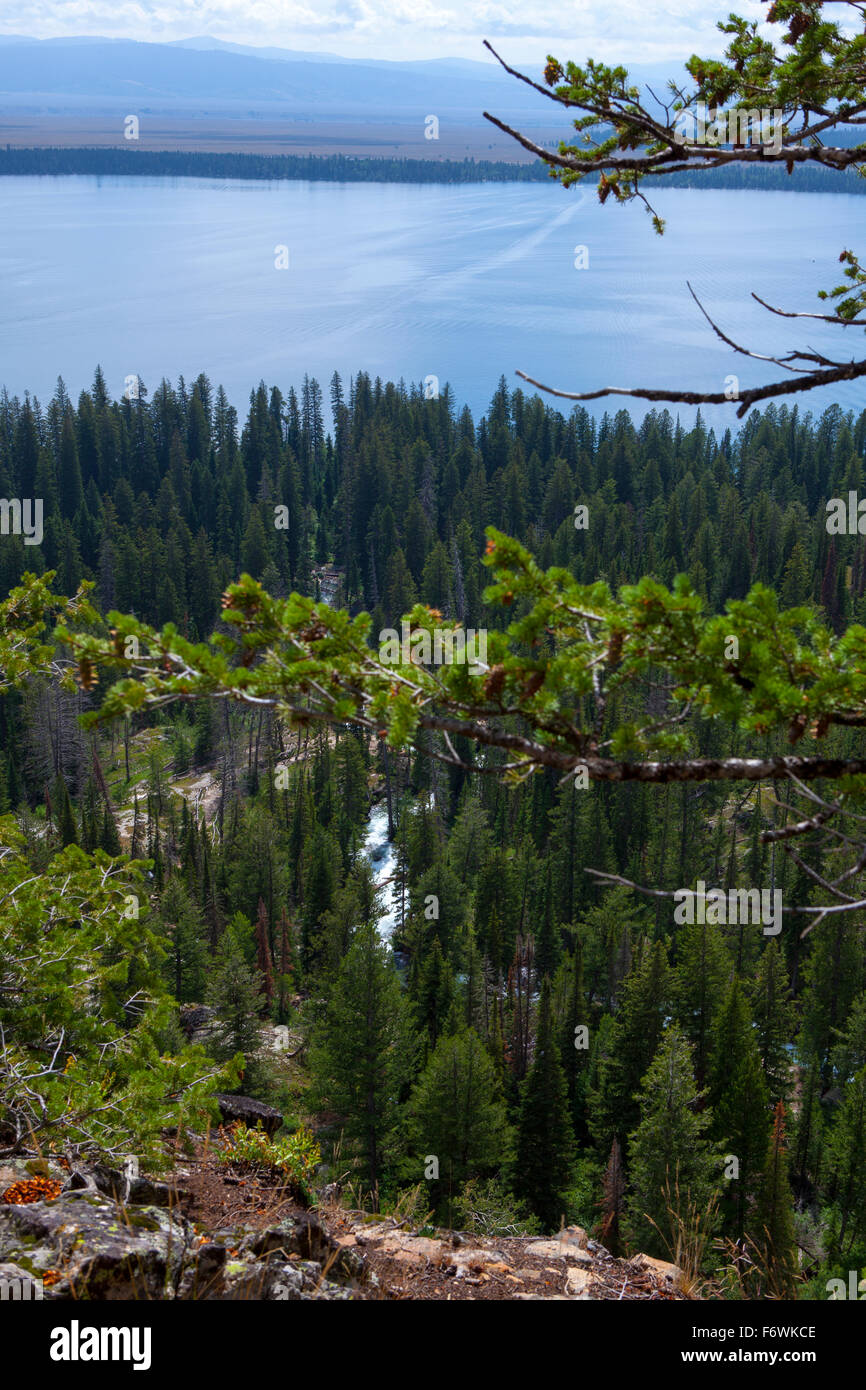 Jenny Lake seen from from Inspiration Point on the Cascade Creek Trail ...