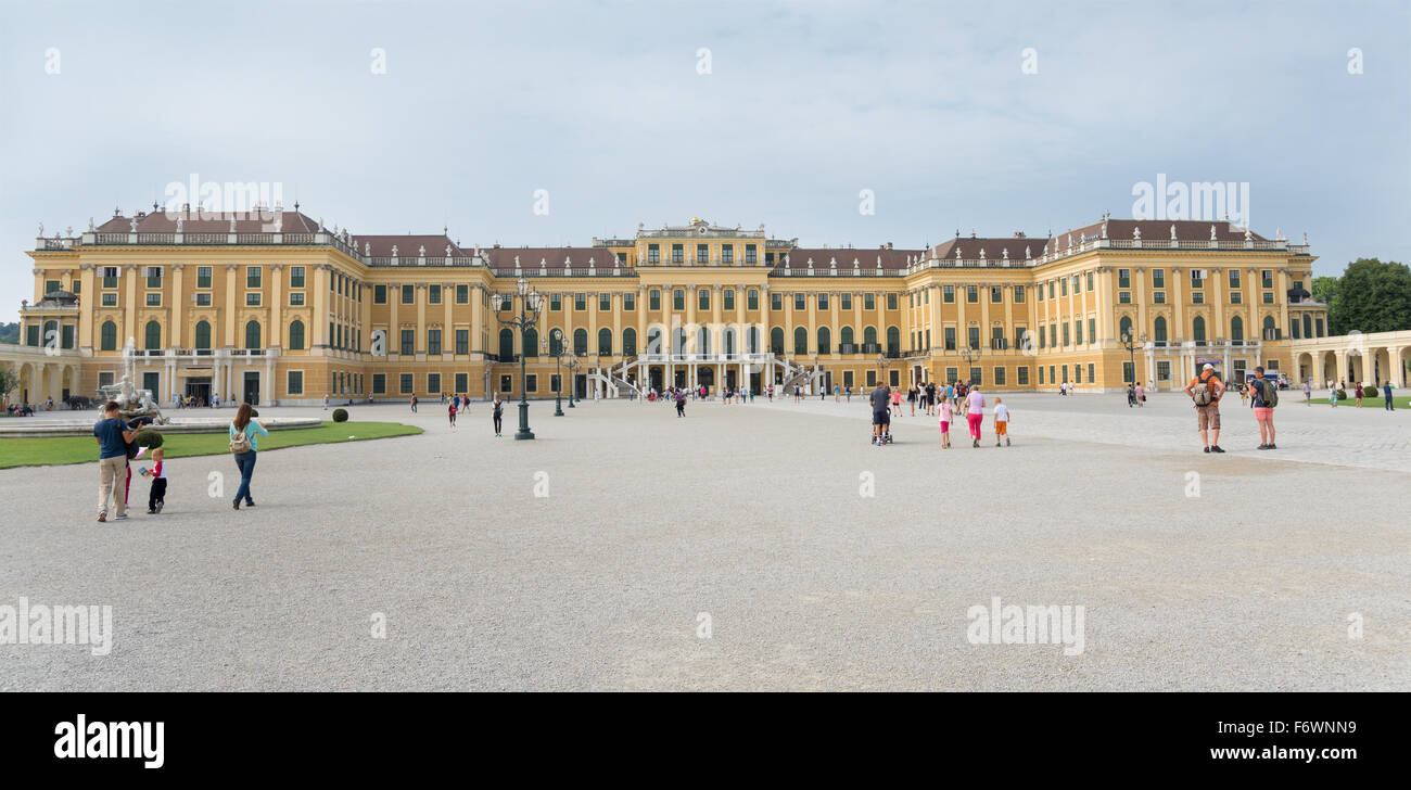 WIEN - AUGUST 3: People at entrance of Schoenbrunn Sissi Castle. Since 1996 the palace and the garden have been declared World H Stock Photo