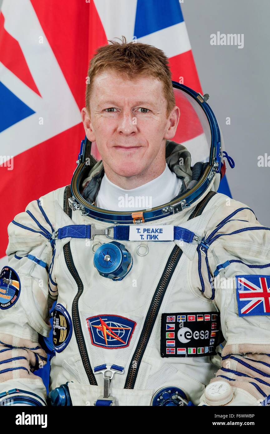 European Space Agency astronaut and Expedition 46/47 Flight Engineer Timothy Peake official portrait wearing the Russian Sokol space suit February 19, 2015 in Star City, Russia.   . Stock Photo
