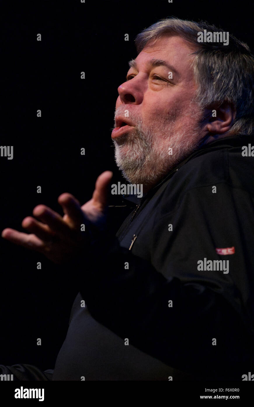 Lawrence, Kansas, USA. 20th November, 2015.  Steve Wozniak the co-founder of Apple computers gives lecture on innovation and entrepreneurship as part of the Anderson Chandler Lecture series at the LIED center of Kansas University. Credit:  mark reinstein/Alamy Live News Stock Photo