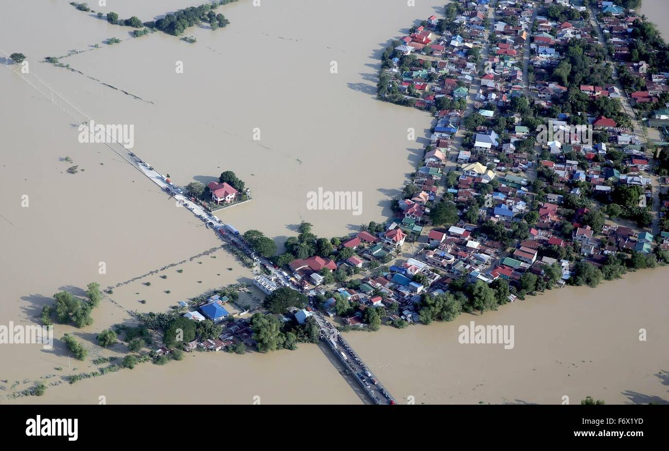 Typhoon damage philippines hi-res stock photography and images - Alamy