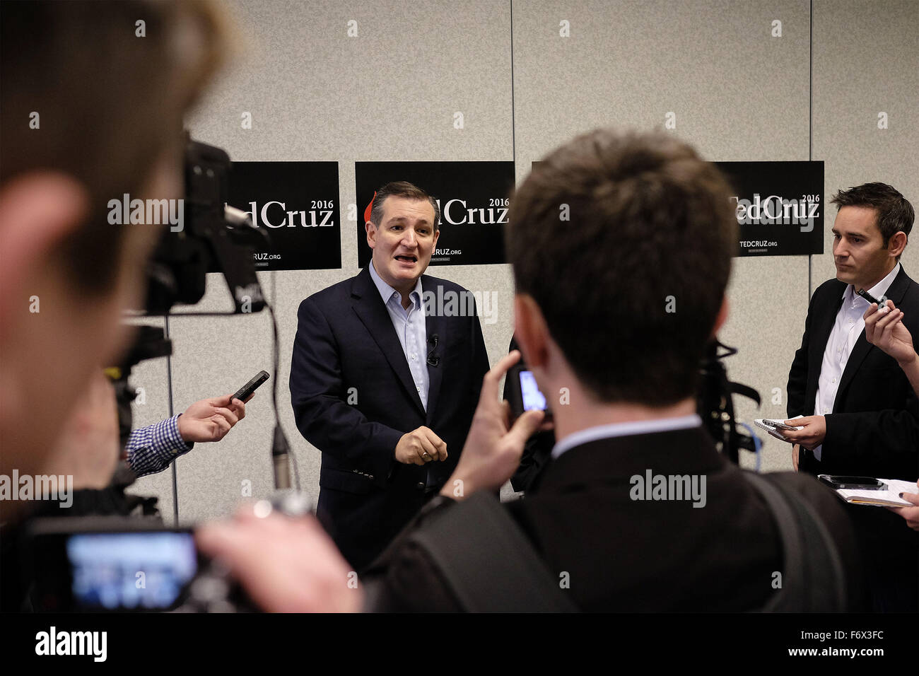 Sioux City, IOWA, USA. 20th Nov, 2015. U.S. Sen. TED CRUZ (R-TX) talks with media as he campaigns in Sioux City, Iowa Friday, November 20, 2015, at Briar Cliff University, a private Catholic school. Cruz said when Pres. Obama insults him, he is also insulting the American people like those attending his town hall meeting. © Jerry Mennenga/ZUMA Wire/Alamy Live News Stock Photo