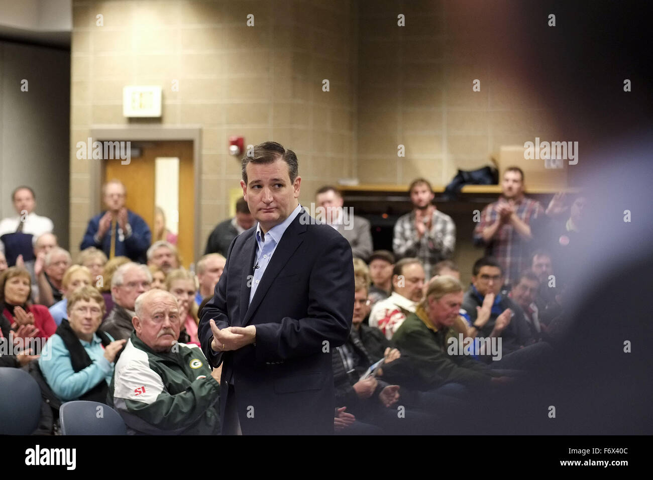 Sioux City, IOWA, USA. 20th Nov, 2015. U.S. Sen. TED CRUZ (R-TX) campaigns in Sioux City, Iowa Friday, November 20, 2015, at Briar Cliff University, a private Catholic school. Cruz said when Pres. Obama insults him, he is also insulting the American people like those attending his town hall meeting. © Jerry Mennenga/ZUMA Wire/Alamy Live News Stock Photo