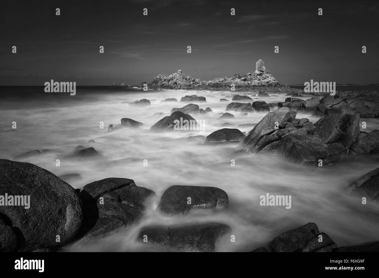 Rocks sea rocky coast Black and White Stock Photos & Images - Alamy