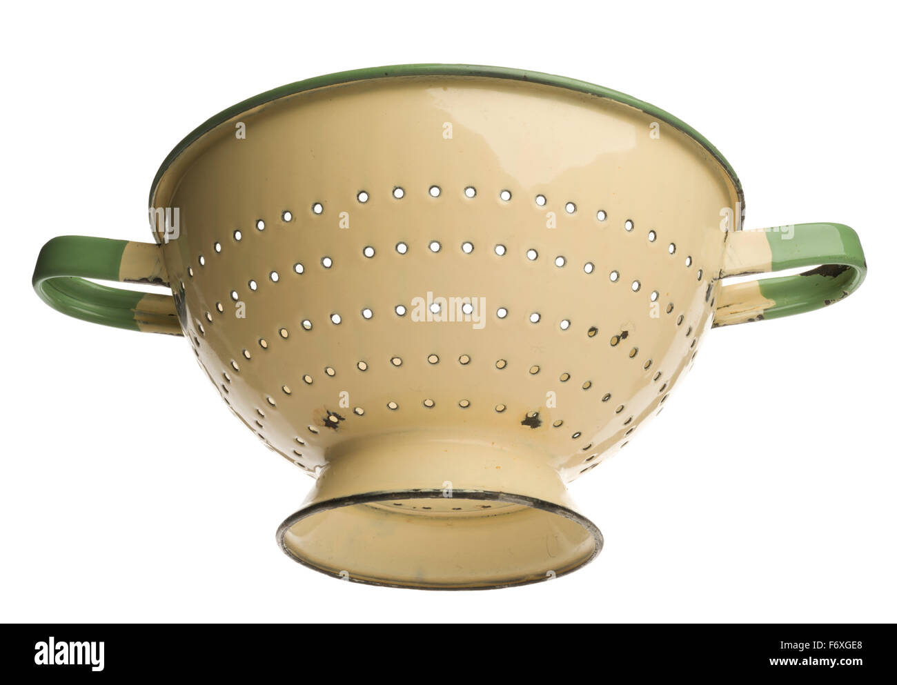 Enamel cookware hi-res stock photography and images - Alamy
