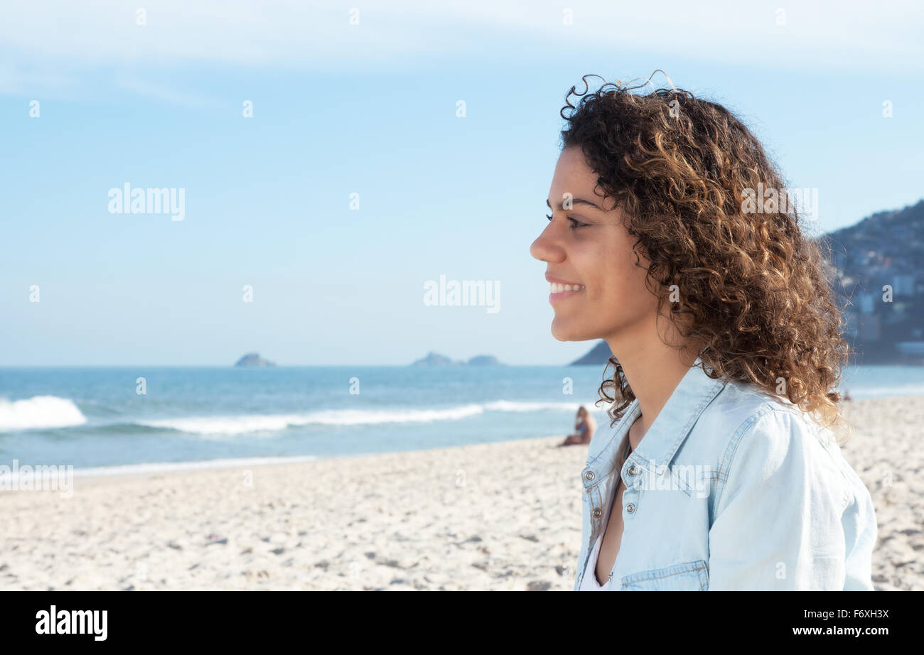 Woman latin america beach hi-res stock photography and images - Alamy