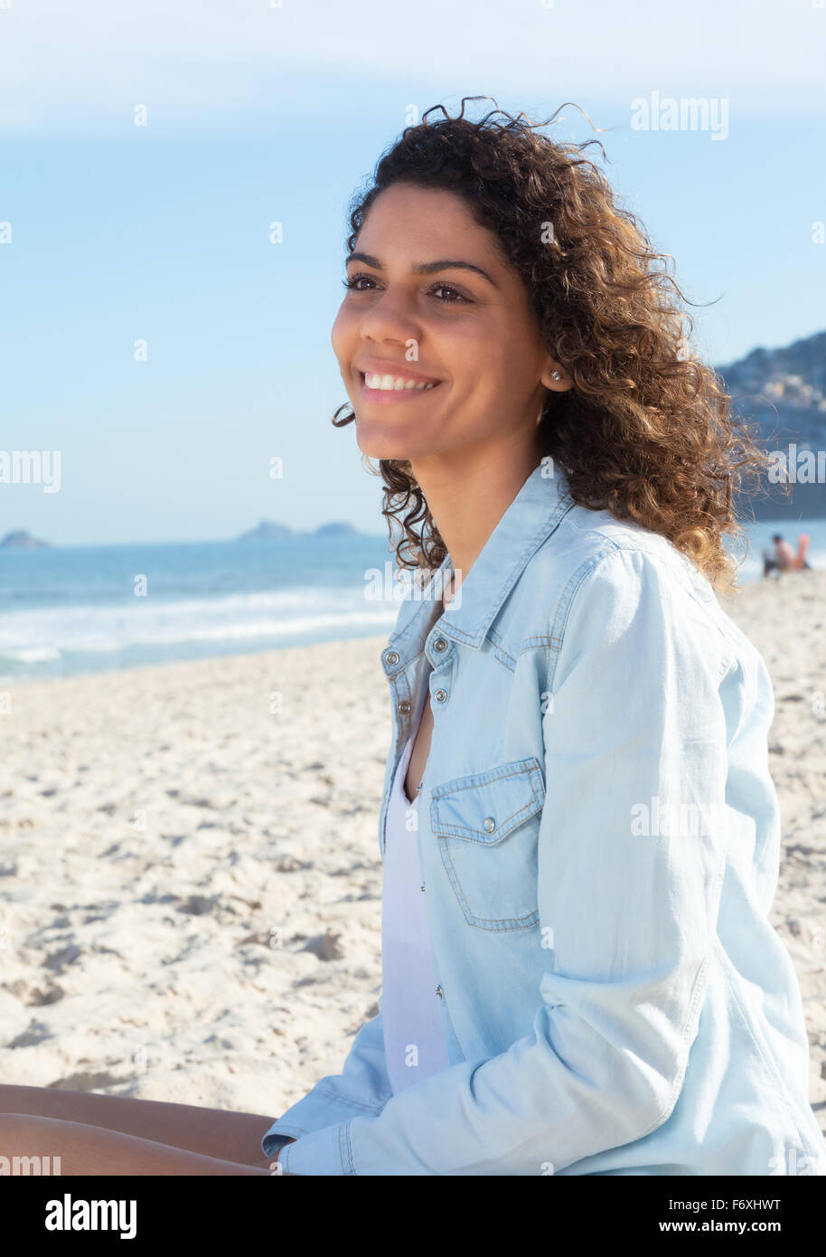 Woman latin america beach hi-res stock photography and images - Alamy