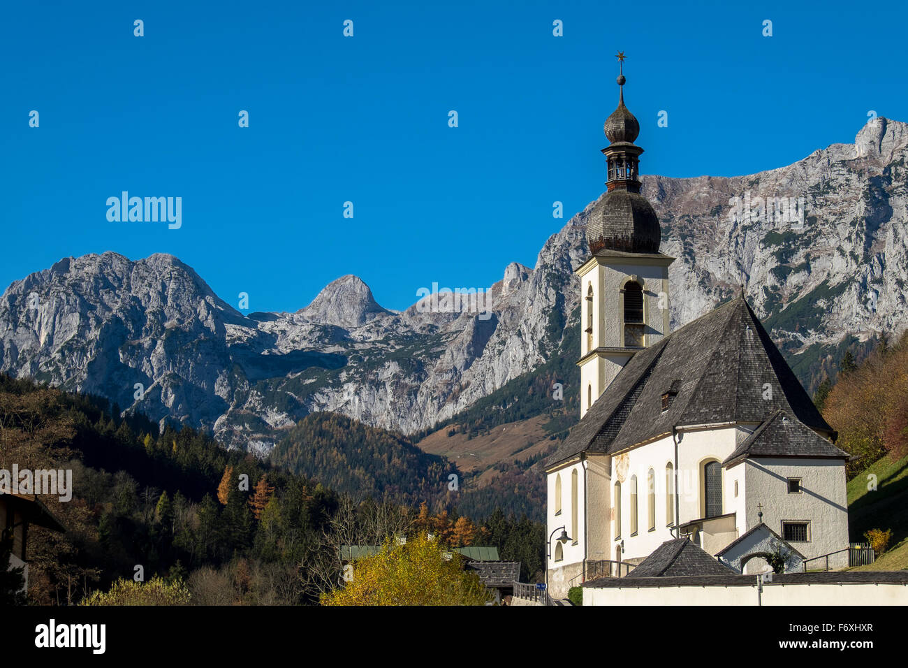 Parish Church of St. Sebastian, Reiteralpe behind, Berchtesgaden Alps, Ramsau bei Berchtesgaden, Bavaria, Upper Bavaria, Germany Stock Photo
