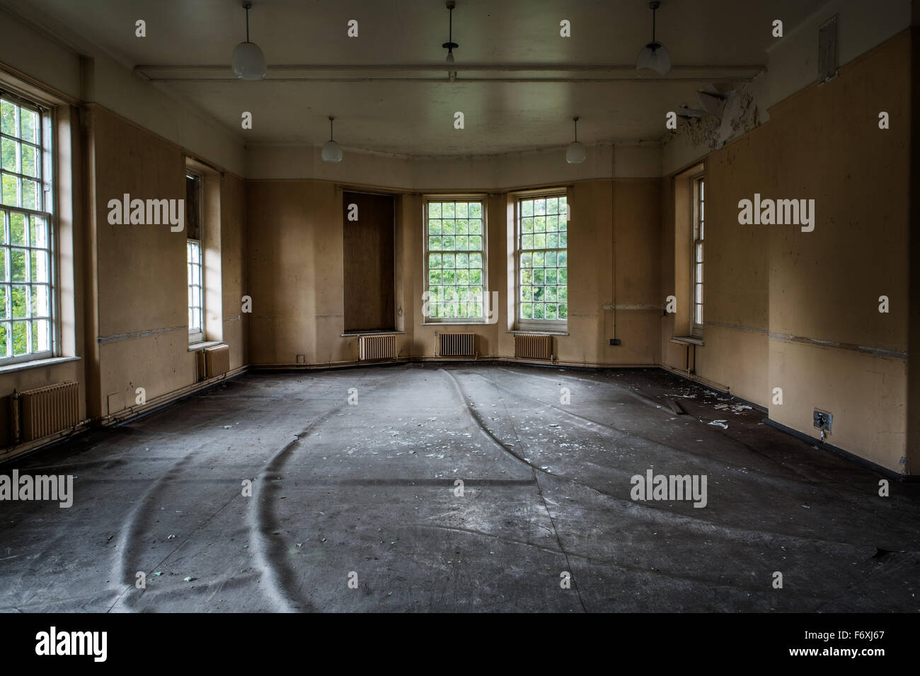 inside view of a deserted run down building Stock Photo - Alamy