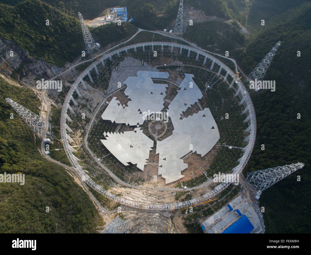 Pingtang. 21st Nov, 2015. China's single-aperture spherical ...