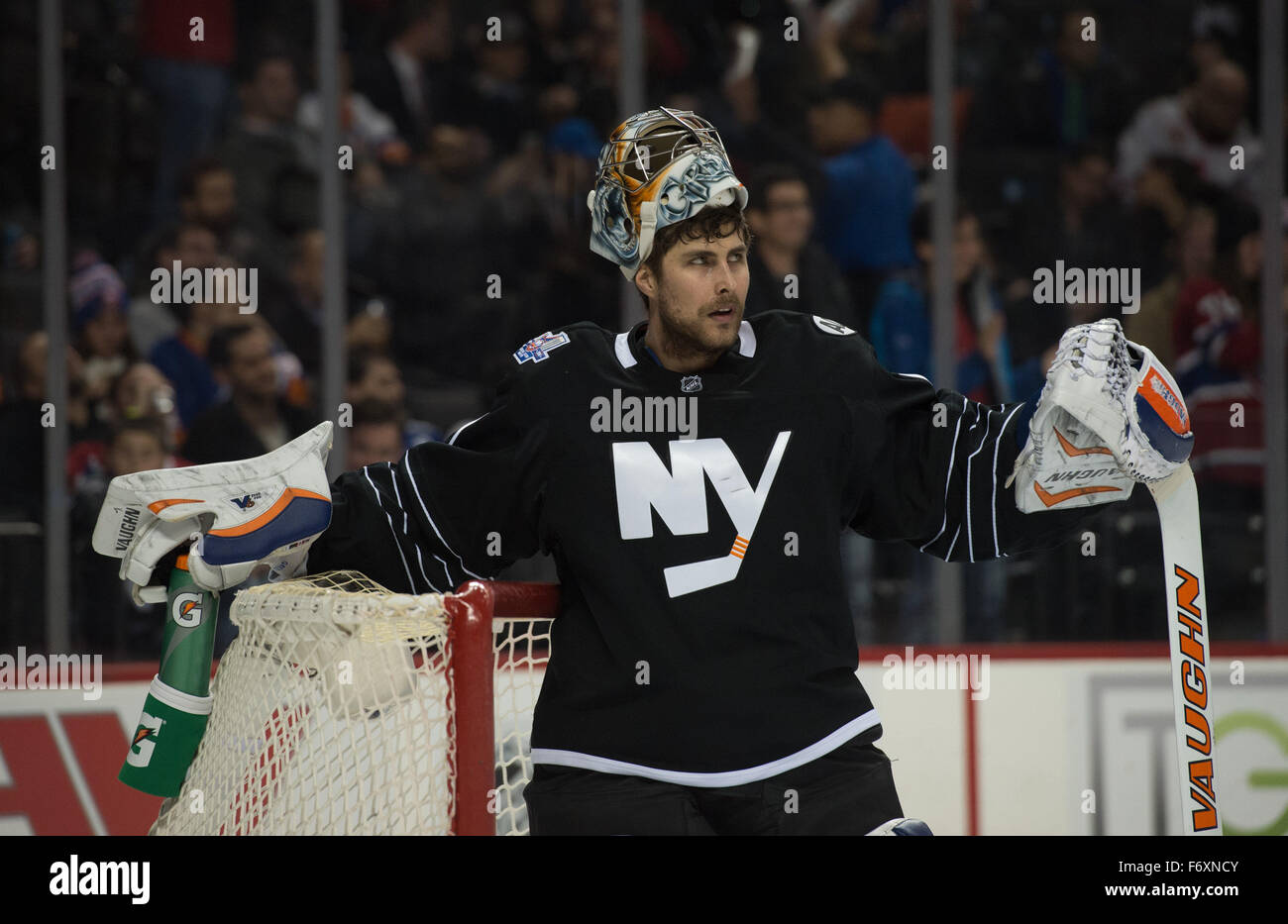 Islanders hockey hi-res stock photography and images - Page 2 - Alamy