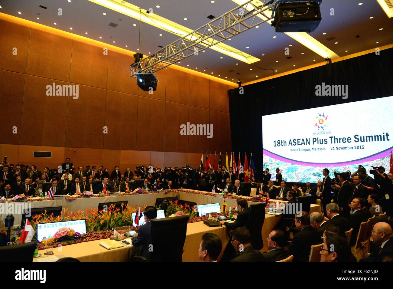 Kuala Lumpur, Malaysia. 21st Nov, 2015. The 18th Association of Southeast Asian Nations (ASEAN)-China, Japan and South Korea (10 3) leaders' meeting is held in Kuala Lumpur, Malaysia, Nov. 21, 2015. Credit:  Ma Ping/Xinhua/Alamy Live News Stock Photo