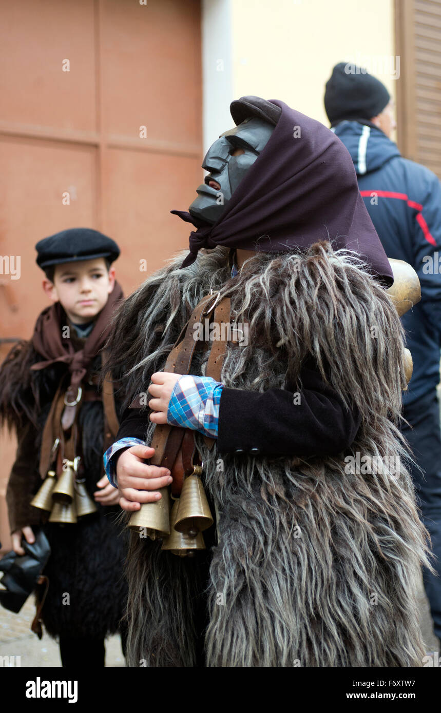 Mamuthones Sardinian mask at Carnival of Mamoiada, Sardinia, Italy Stock  Photo - Alamy