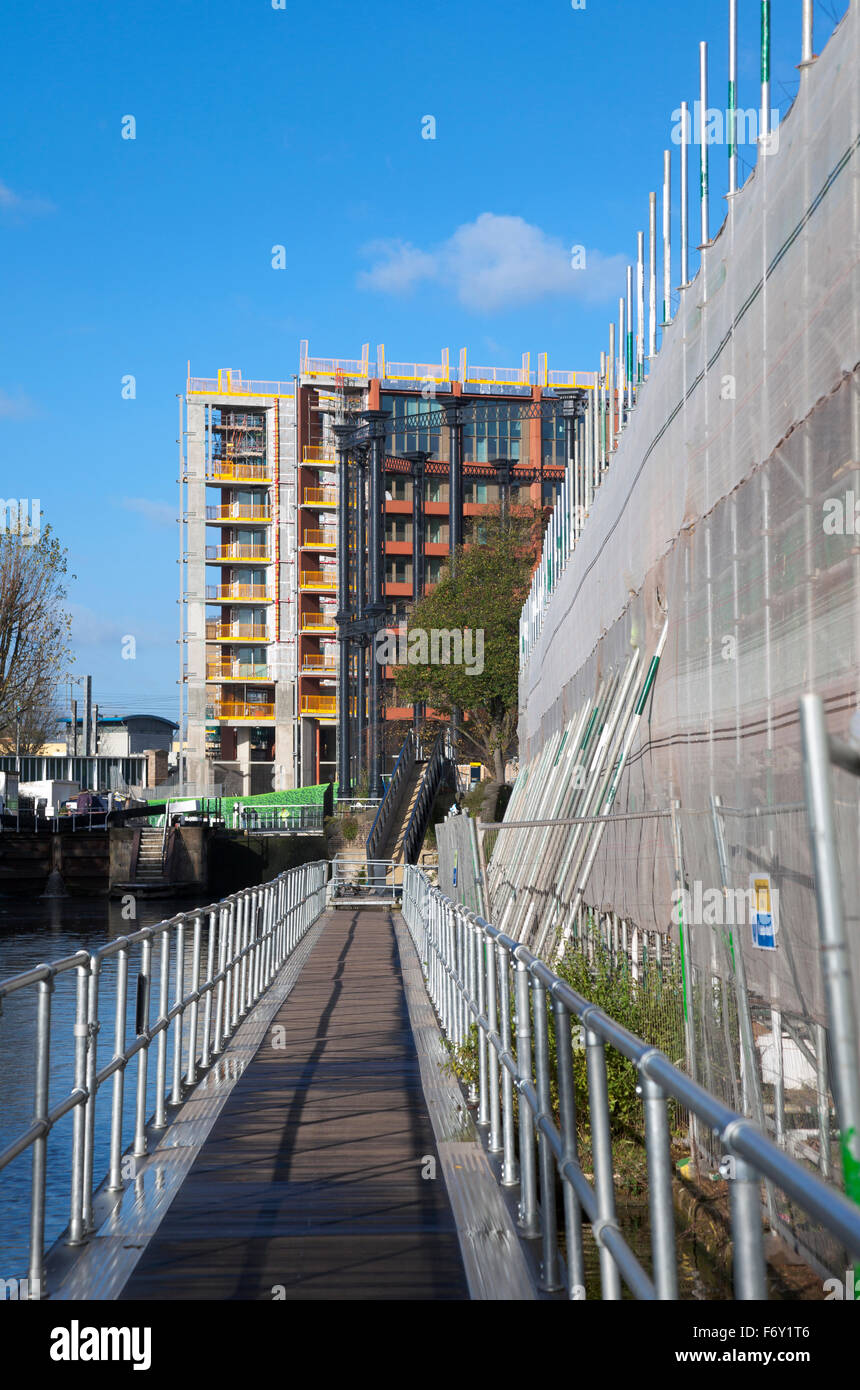 21st November 2015 - Construction works alongside the Regent's Canal as part of the regeneration plan for King's Cross Stock Photo