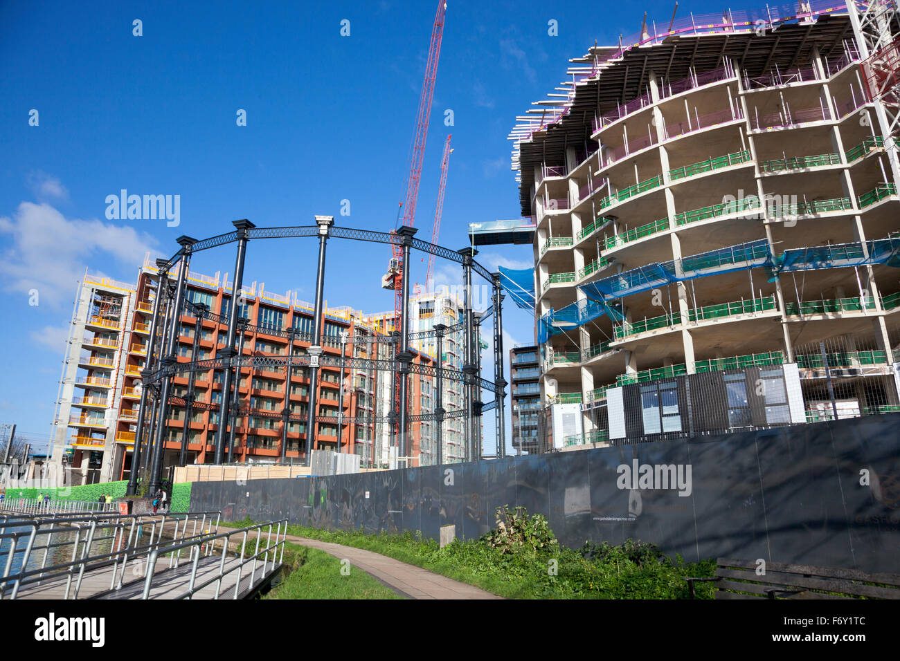 21st November 2015 - Ongoing construction of new Gasholders London residential towers at Kings Cross Stock Photo