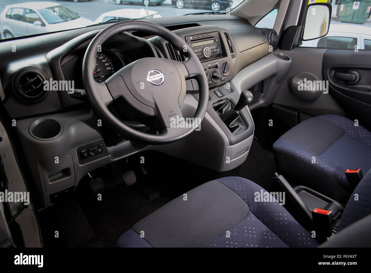 Nissan nv van hi-res stock photography and images - Alamy