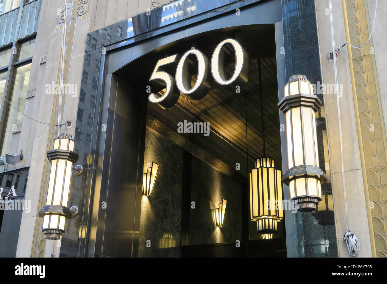 500 Fifth Avenue Entrance, NYC Stock Photo - Alamy