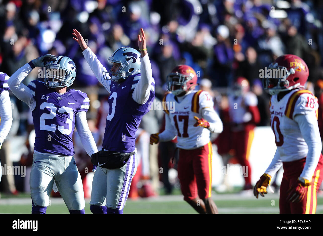 Manhattan, Kansas, USA. 21st Nov, 2015. Everyone looks up to see the winning 42 yrd.field goal by Kansas State Wildcats place kicker Jack Cantele (3) to win the game for Kansas State 38-35 after being behind 21 points in the game during the NCAA Football game between the Iowa State Cyclones and the Kansas State Wildcats at Bill Snyder Family Stadium in Manhattan, Kansas. Kendall Shaw/CSM/Alamy Live News Stock Photo