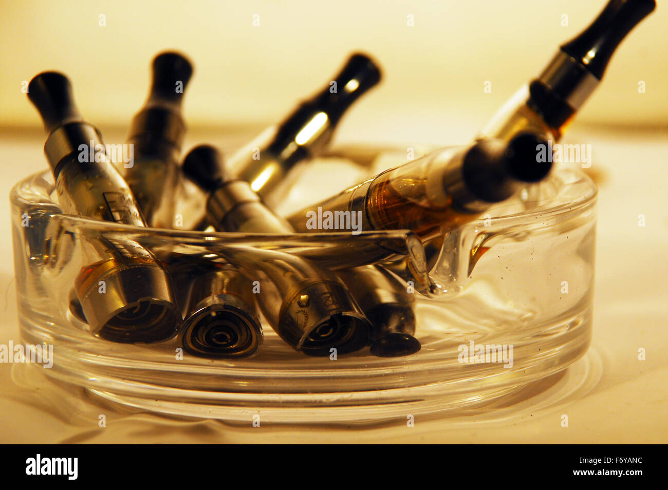 vape,vapouriser,smoking,herbal,ecig,e cigarettte,glass,ashtray Stock Photo