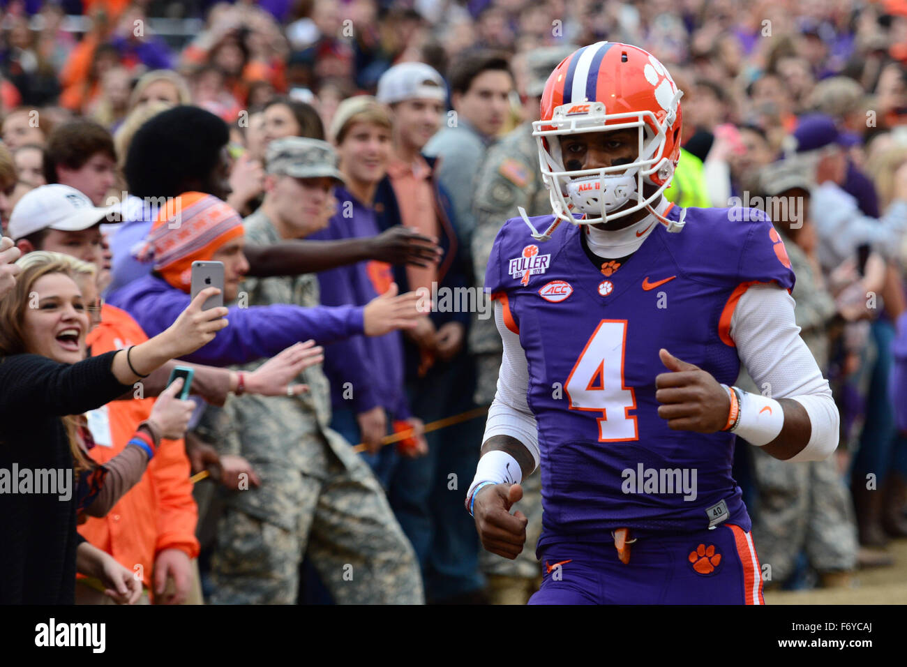 Clemson Quarterback Deshaun Watson 4 Comes Down The Hill