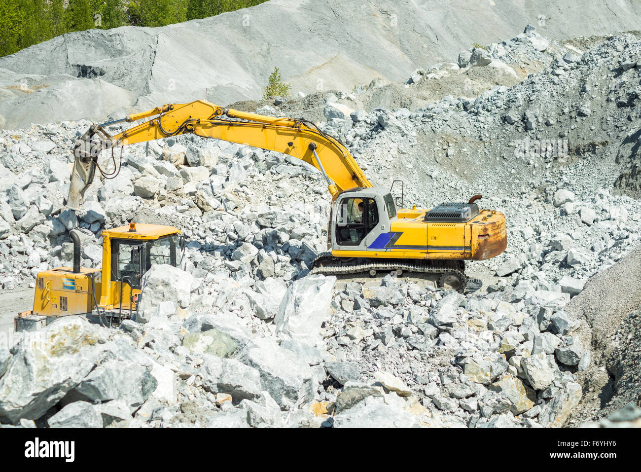 Backhoe digging hi-res stock photography and images - Alamy