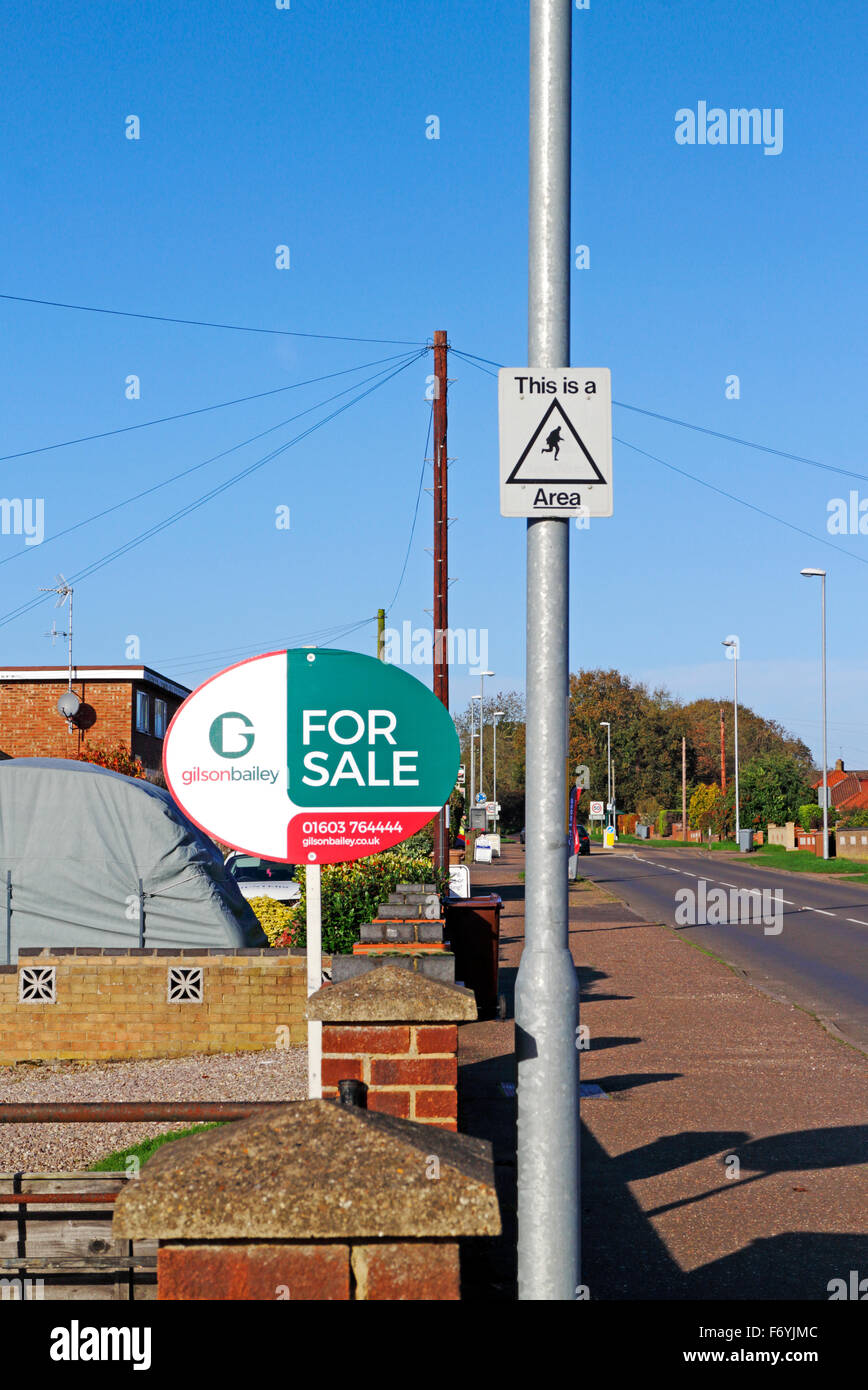 Estate agent for sale hires stock photography and images Alamy