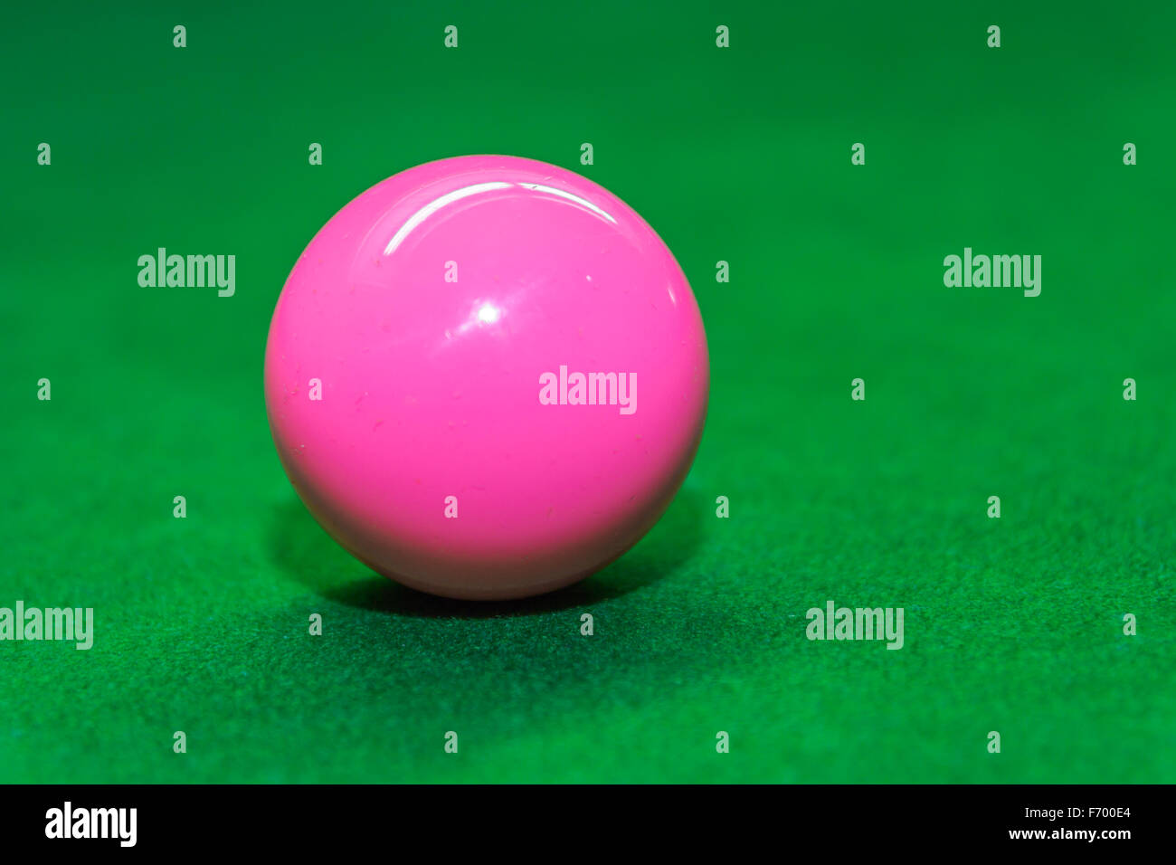 snooker-ball-on-snooker-table-stock-photo-alamy