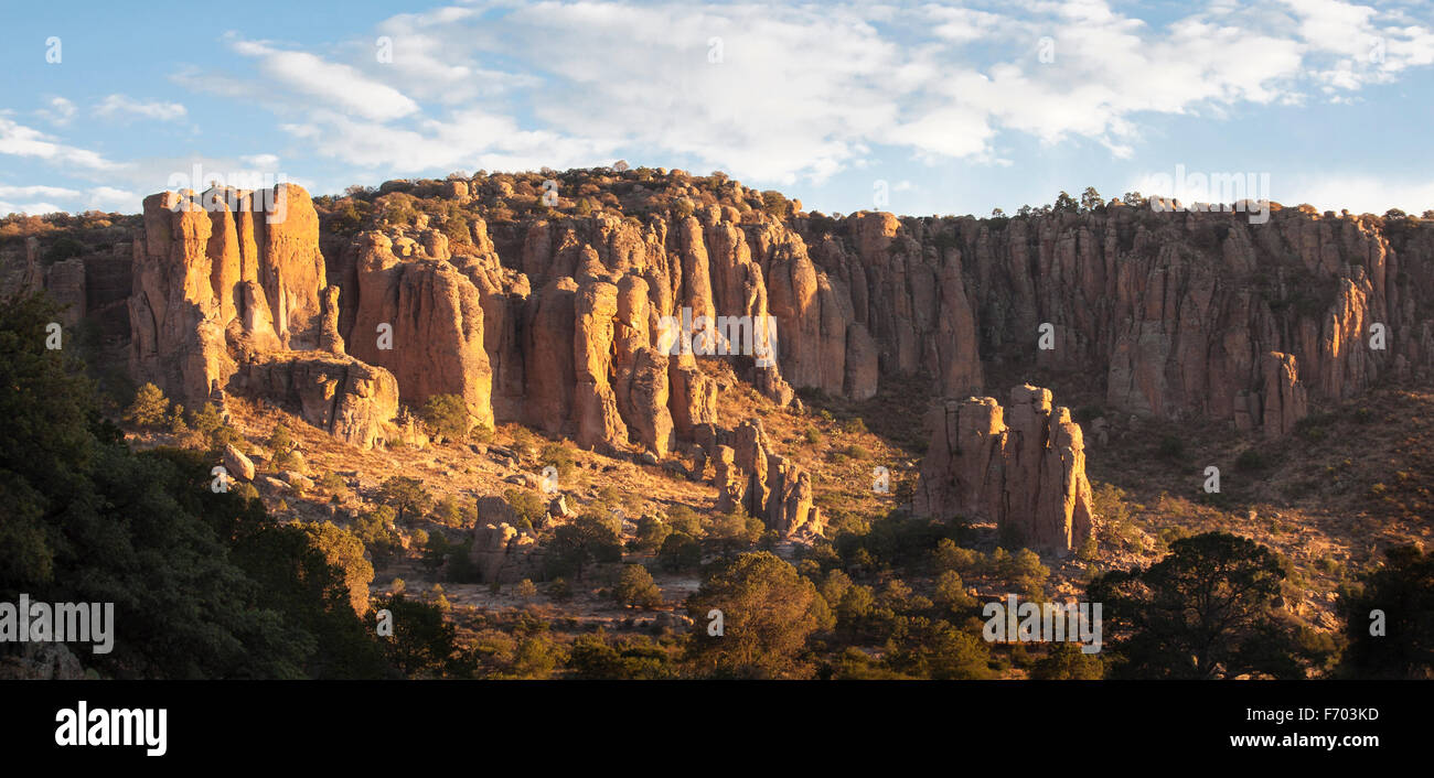 Rock formation under cirrus clouds in Sierra de Organos National Park, Zacatecas, Mexico. Stock Photo