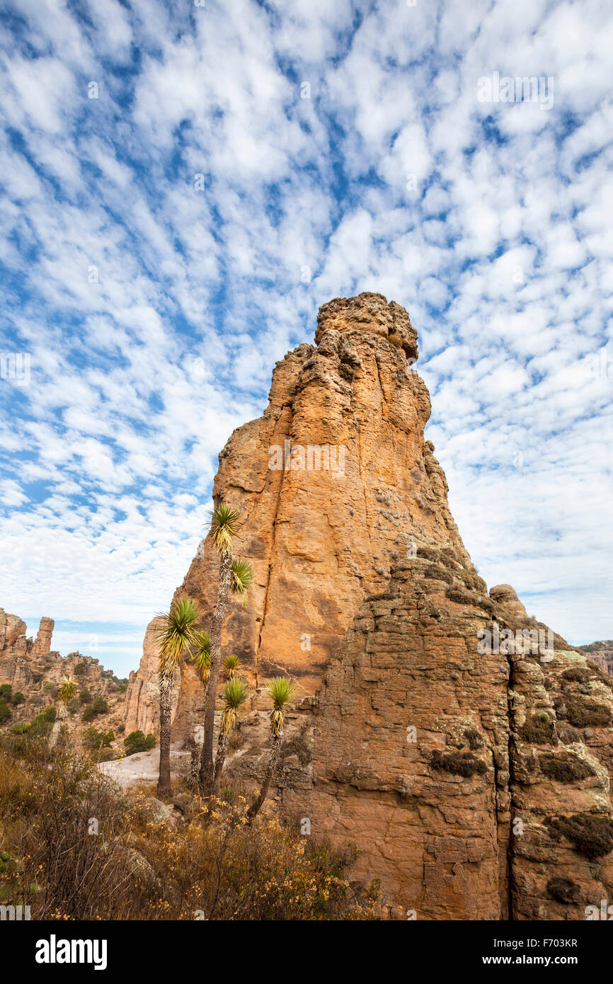 Rock formation under cirrus clouds in Sierra de Organos National Park, Zacatecas, Mexico. Stock Photo